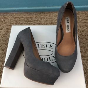 Steve Madden Betty Heel in Grey Suede